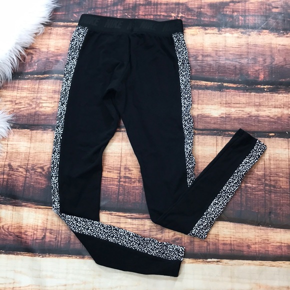 SOLD! Nike Mezzo Leopard Black Legging Barre Yoga - Picture 8 of 8